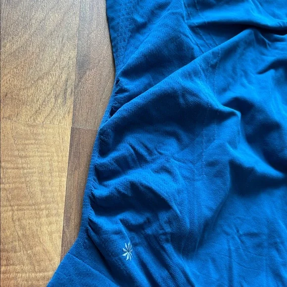 Athleta Woman’s Size M Deep Blue Racerback Athletic Tank - Picture 4 of 8